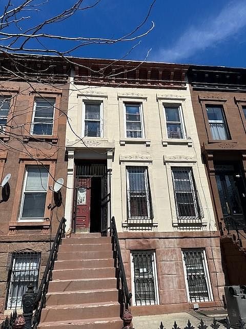 2nd image of 551 Mac Donough St