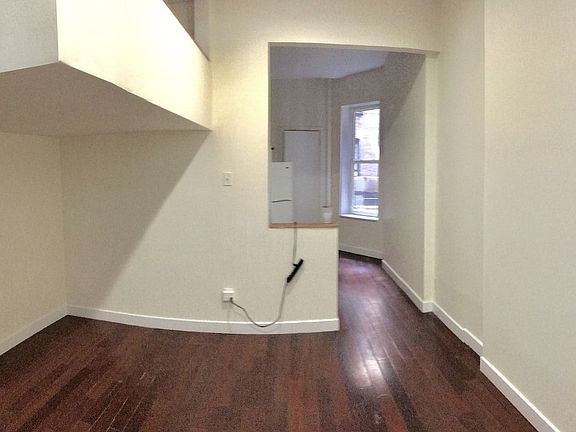 2nd image of 215 Avenue A #2SR