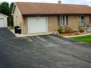 562 Lebanon Hill Rd, Southbridge, MA 01550