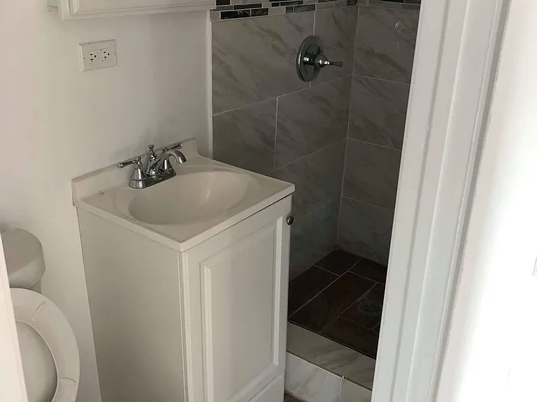 2917 W Cermak Rd — Photo 18