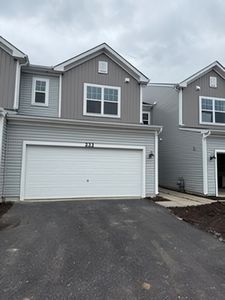 222 Kingsport Dr, South Elgin, IL, 60177