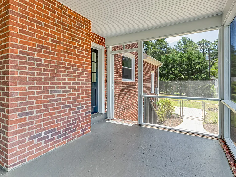 8807 Turnbull Ave — Photo 15
