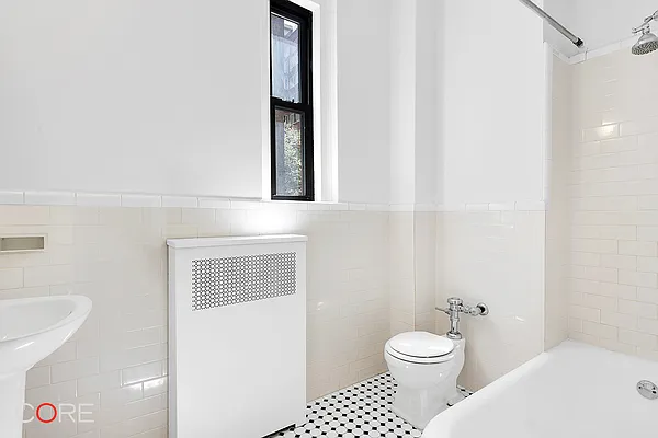 Rented by CORE | media 8