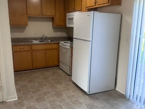 100 Oak Ave, Colonial Heights, VA 23834