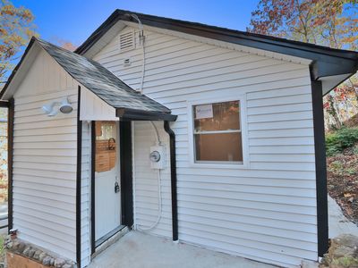 8 Apple Trl, Oak Ridge, NJ, 07438