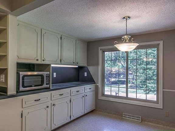 Kitchen breakfast nook