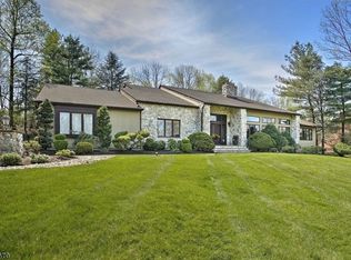 6 Heather Ln, Warren, NJ 07059