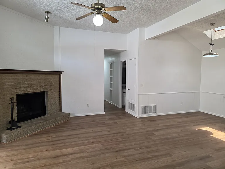 1306 SW 96th St — Photo 5