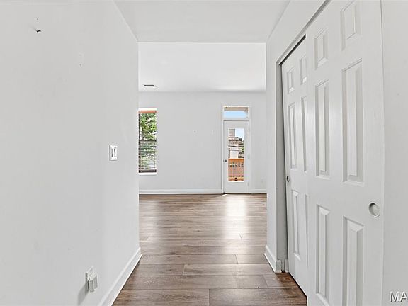 2nd image of 422 Lake Ave #5
