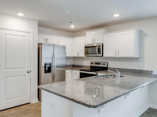 1830 Wildhorse Dr, Sumter, SC 29153