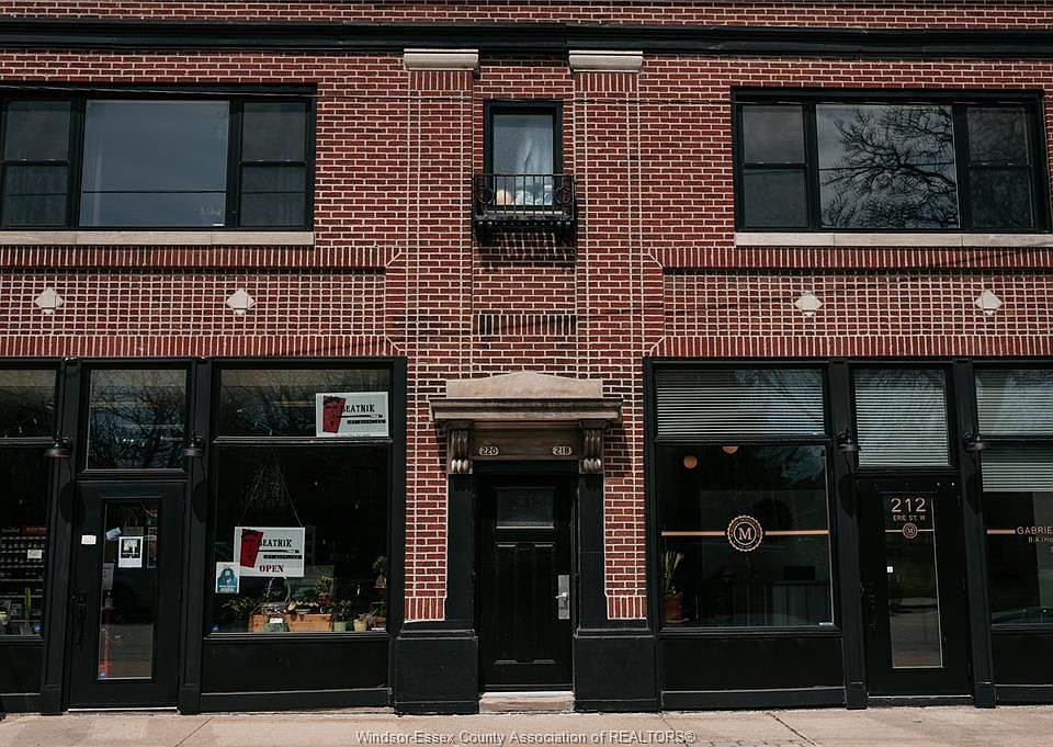 1st image of 220 Erie St W