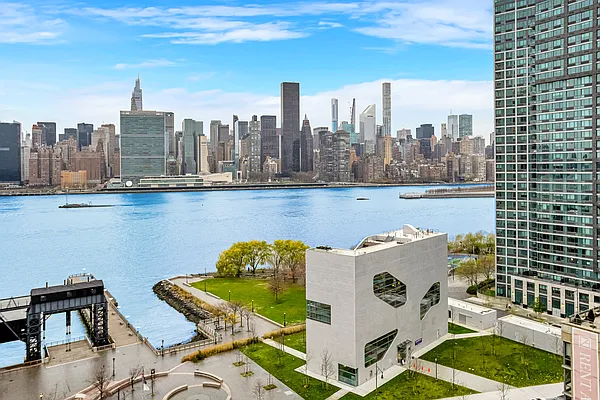 Sold by Compass | media 5