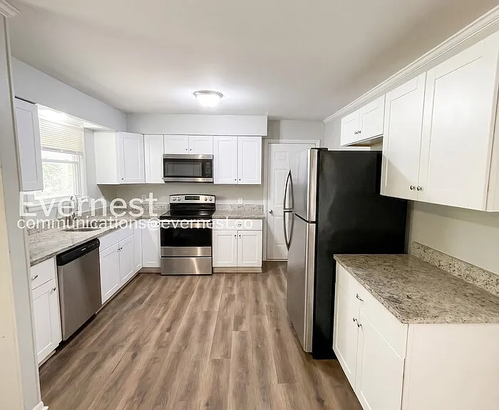 109 Shirley Dr — Photo 5
