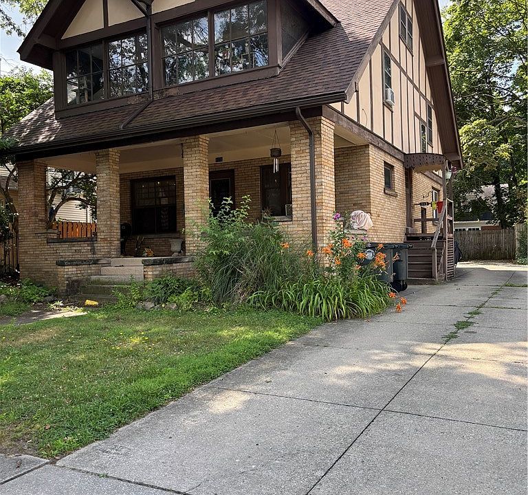 1st image of 111 S Rose Blvd