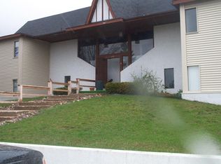 1147 Ted Dr APT 19, Gaylord, MI 49735