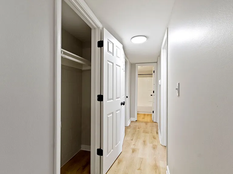 The Courts Apartment Homes — Photo 23