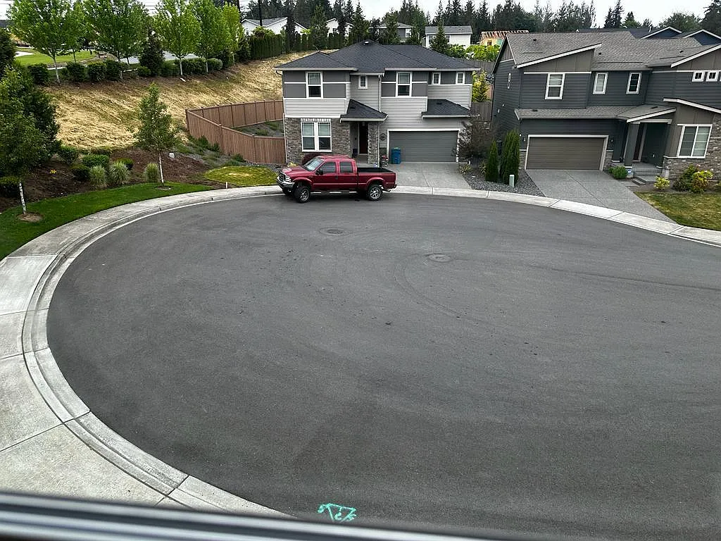 5 bed, 3242 sqft, $4,250 — Photo 4