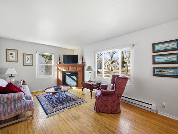 5th image of 1249 2nd St N