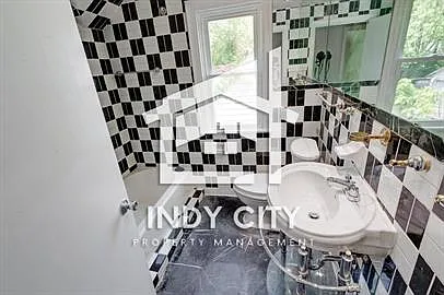 3702 N Oxford St — Photo 5