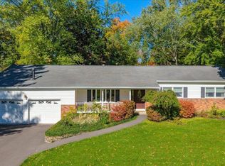 26 Valdepenas Ln, Clifton Park, NY 12065
