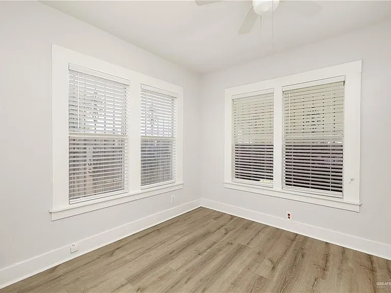1400 N Dunlap Ave — Photo 12