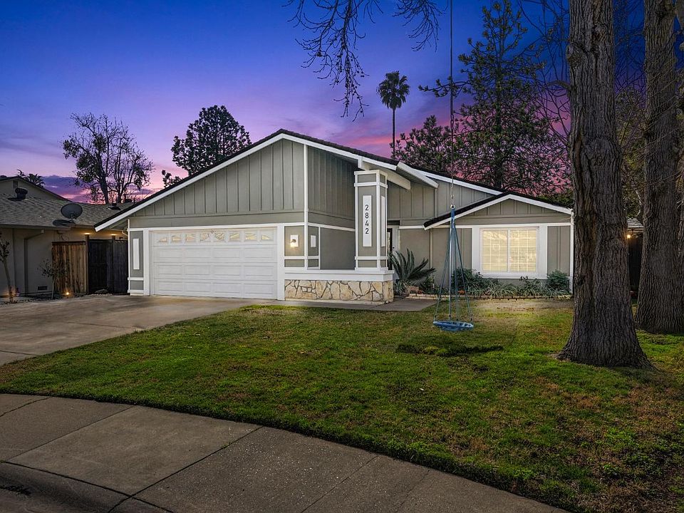 1st image of 2842 Camarillo Dr