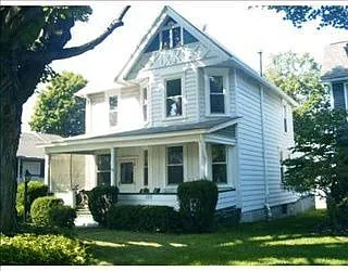 325 Dravo Ave photo 1