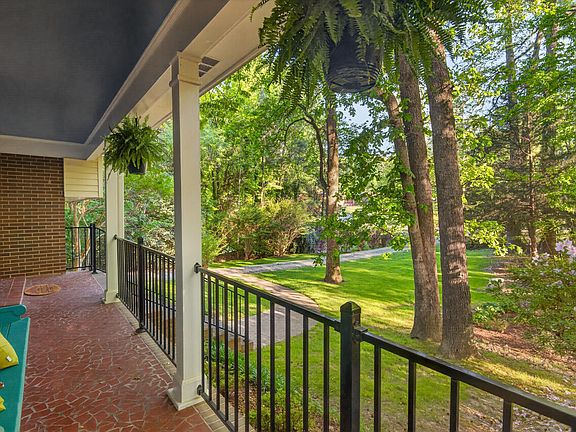 5th image of 1202 Cassandra Dr