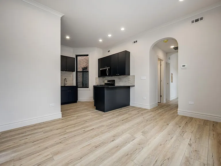 1710 W Belmont Ave #302 — Photo 1
