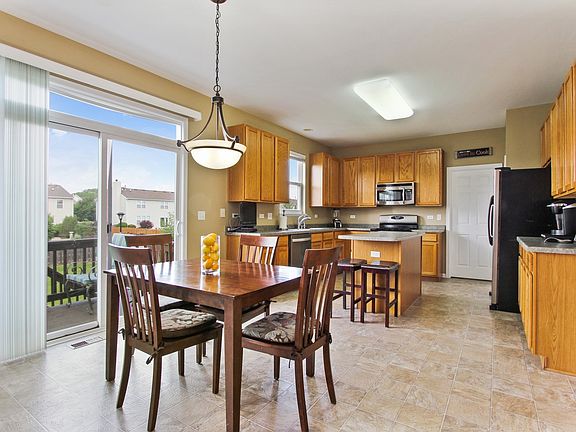 3rd image of 2544 W Spruce Dr