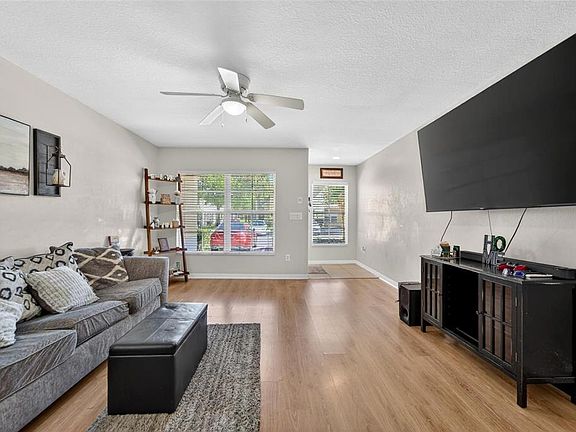 5th image of 37604 Aaralyn Rd