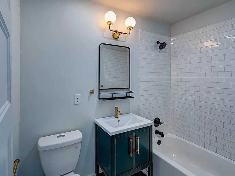 203 Berry St — Photo 8