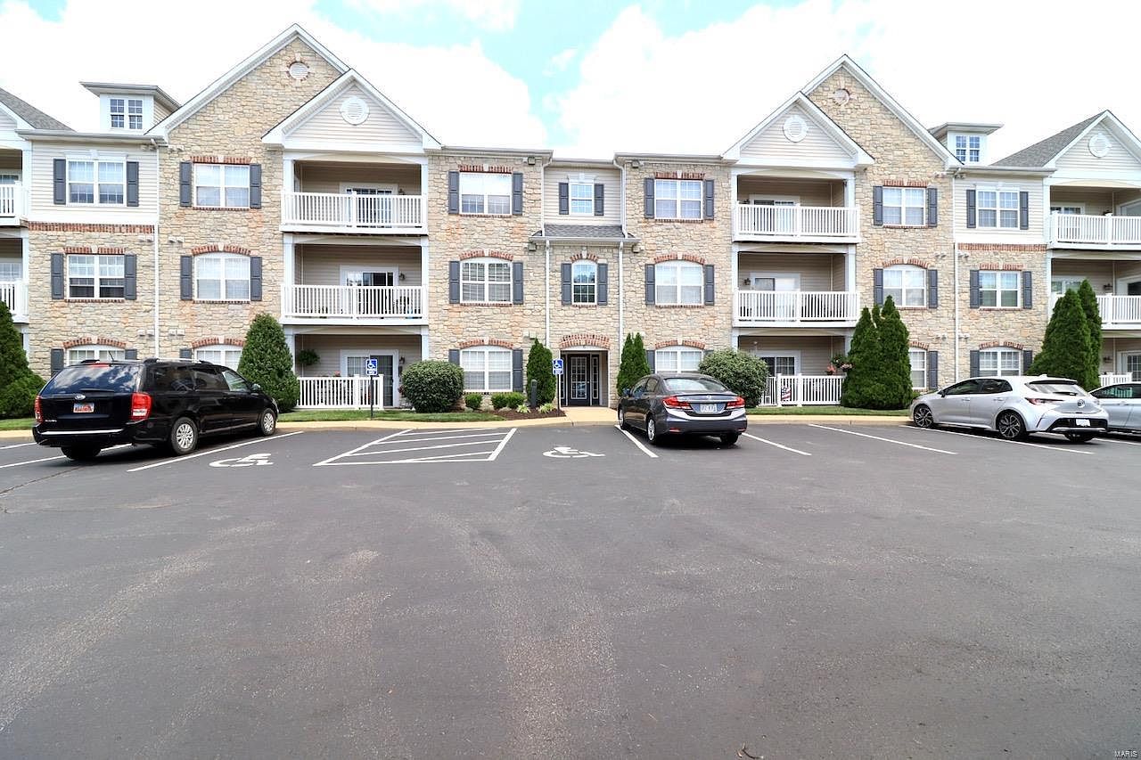 6 Monarch Trace Ct APT 207 Chesterfield MO 63017 Zillow   D6a7763f9feaf2015df54bdde5c254b2 Cc Ft 1536 