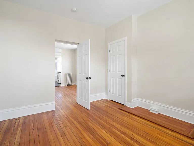 701 Brownsville Rd — Photo 3