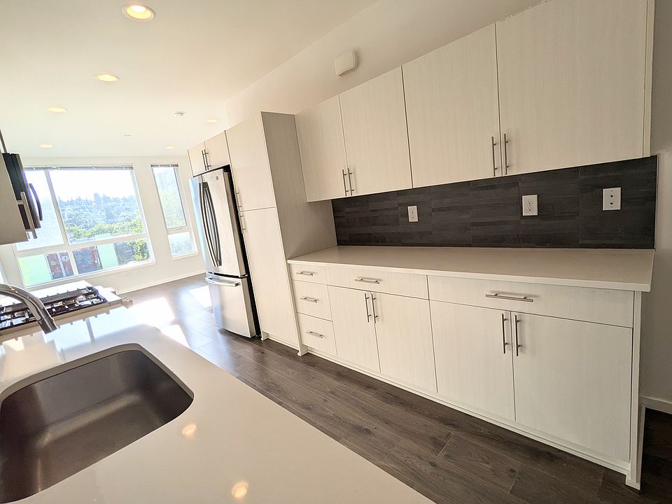 2nd floor: kitchen