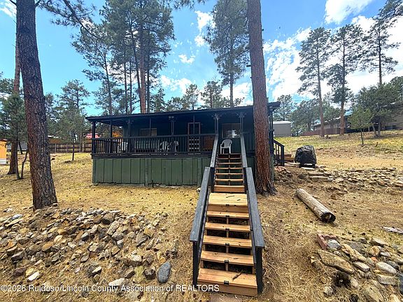 2nd image of 220 Hemlock Cir