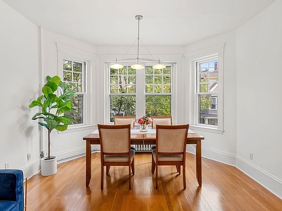 4th image of 38 Kilsyth Rd APT 21