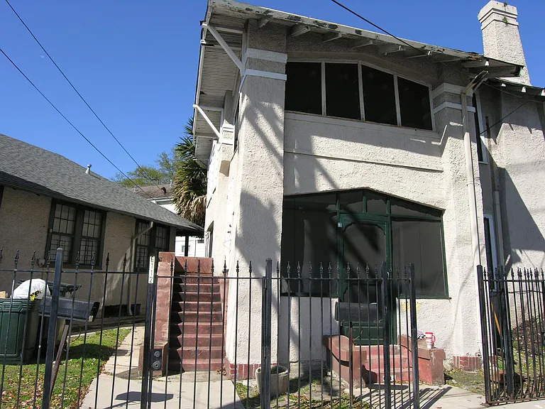 6112 S Claiborne Ave — Photo 2