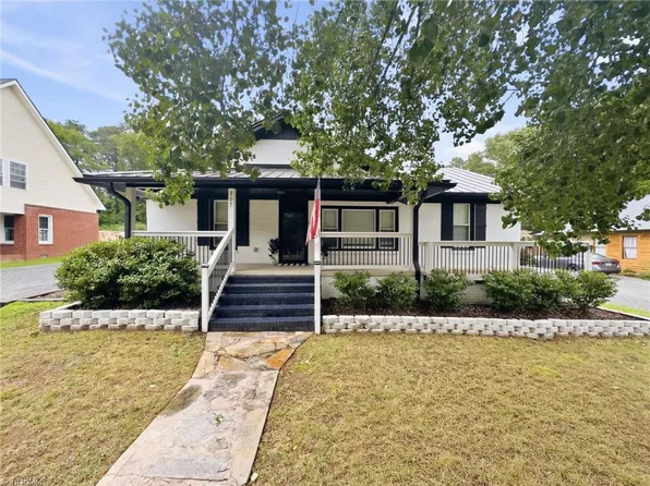 307 Hunsucker St, Biscoe, NC 27209
