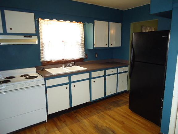 3rd image of 3125 Avenue H
