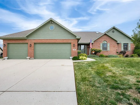 746 Yorkshire Rd, Tipp City, OH 45371