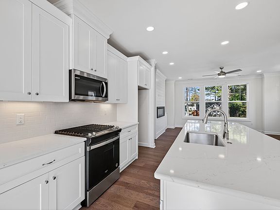 4th image of 639 A 22nd St