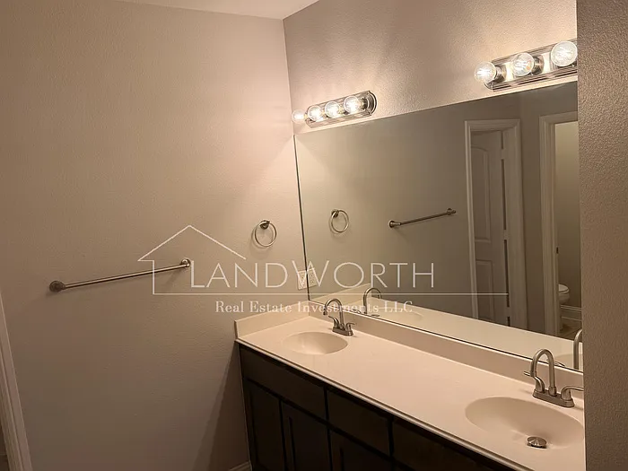 4604 Angus Dr — Photo 8