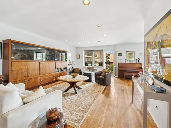 162-41 Powells Cove Boulevard image 3 of 35