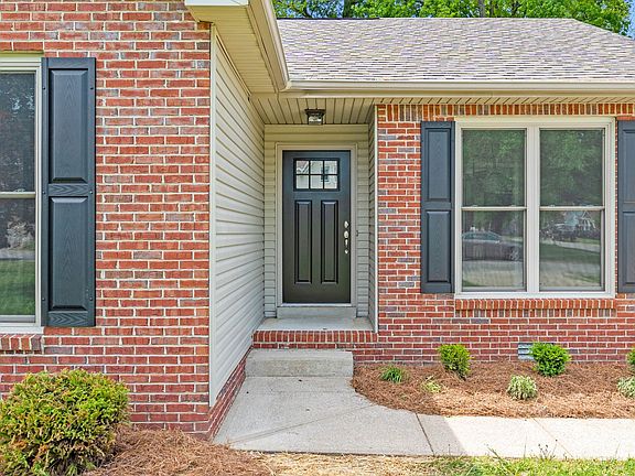 3rd image of 120 Shady Maple Dr