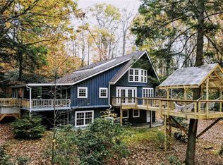 468 Devils Hole Rd, Cresco, PA 18326