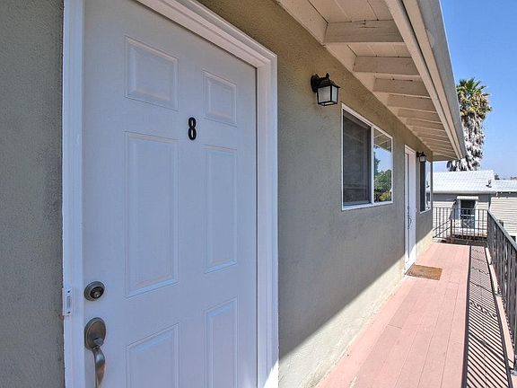 5th image of 94 Glen Eyrie Ave APT 8