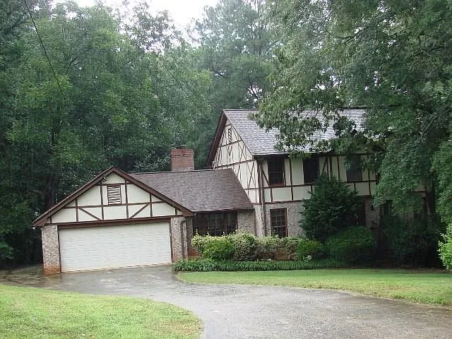 4426 Luxembourg Dr photo 1