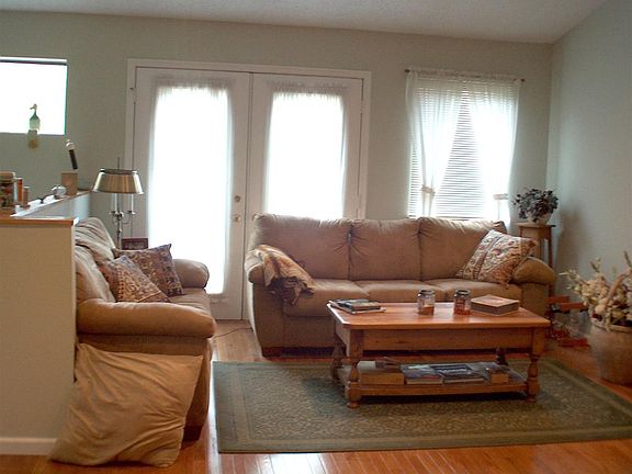 2nd image of 25 Meadowlark Ln