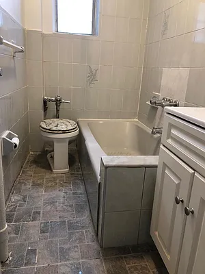 Rented by Realty 2000 Associates Ltd | media 14